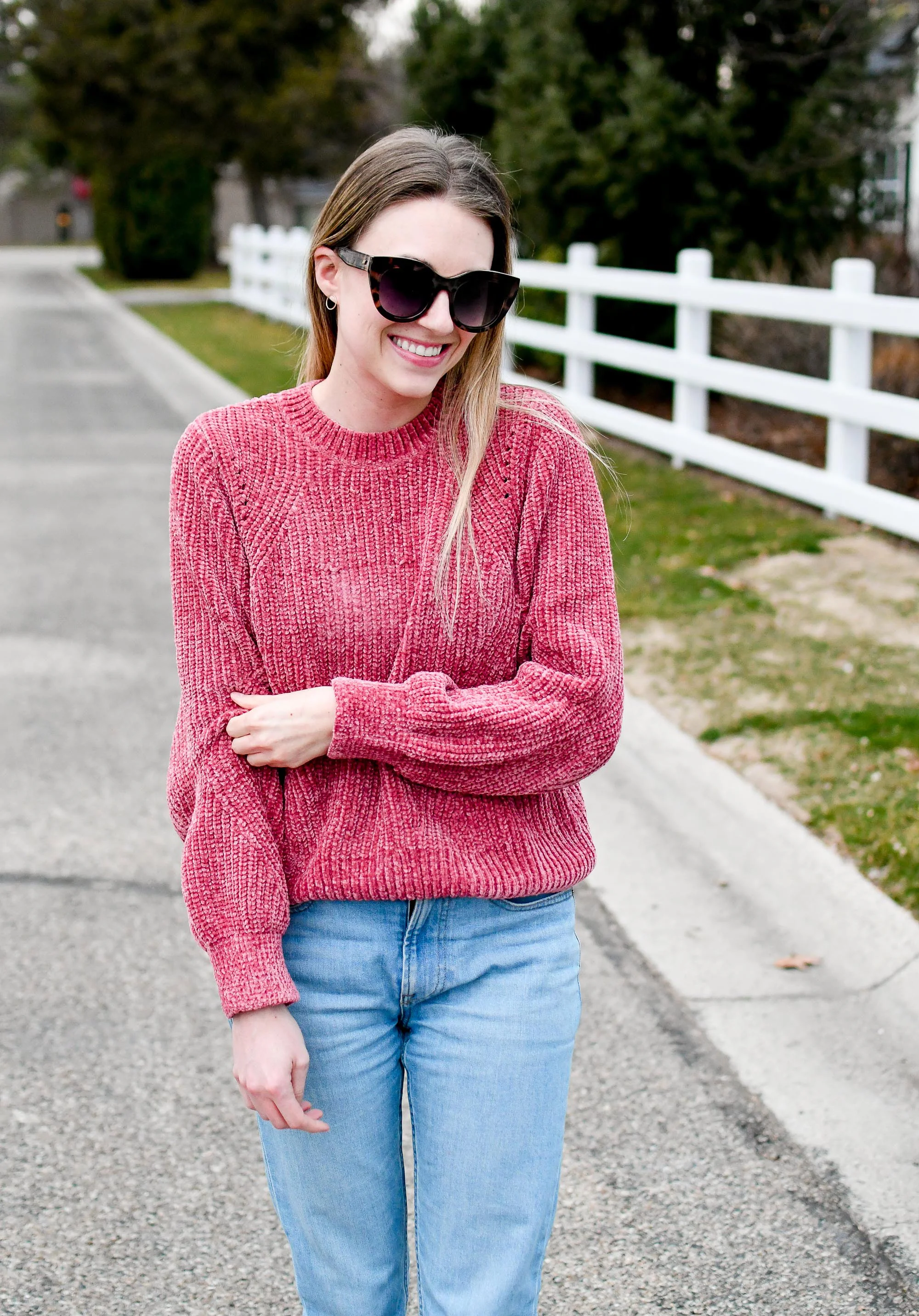 Pink hotsell pullover outfit